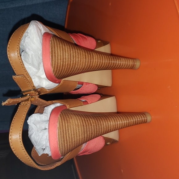 NWOT Club Moda high heels - Picture 3 of 6